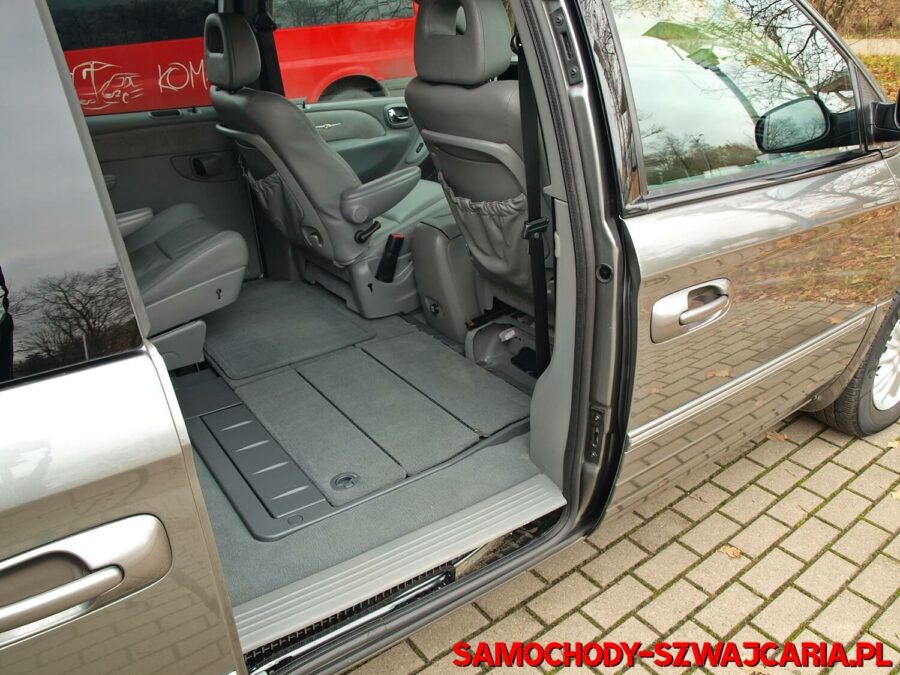 Chrysler Grand Voyager 3.3 V6 Limited Stow'n Go