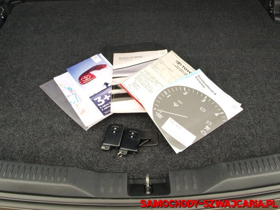 Toyota Auris 1.8 HSD Edition S+