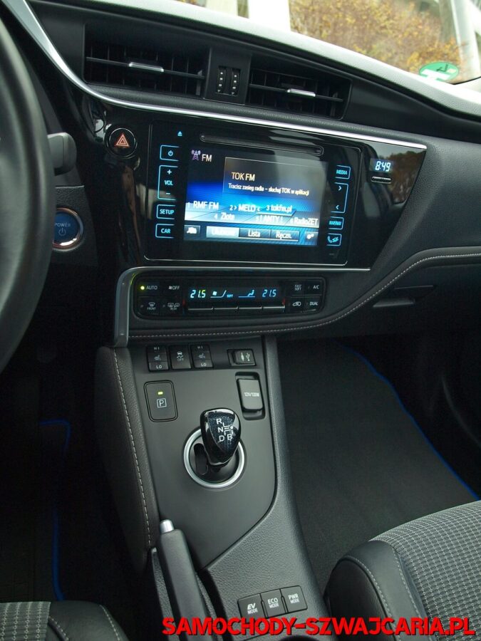 Toyota Auris 1.8 HSD Executive