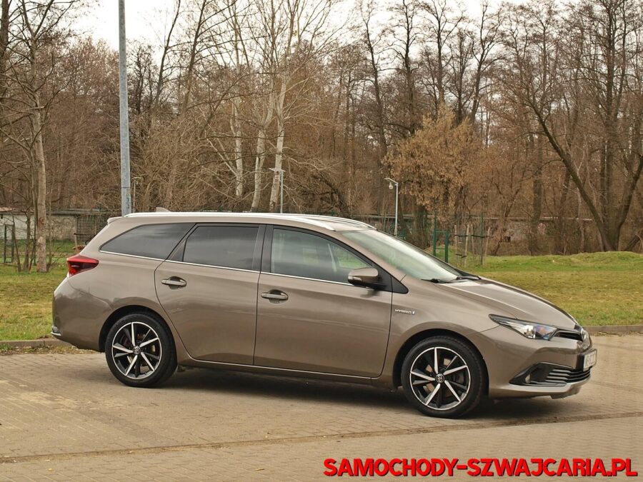 Toyota Auris 1.8 HSD Black Edition