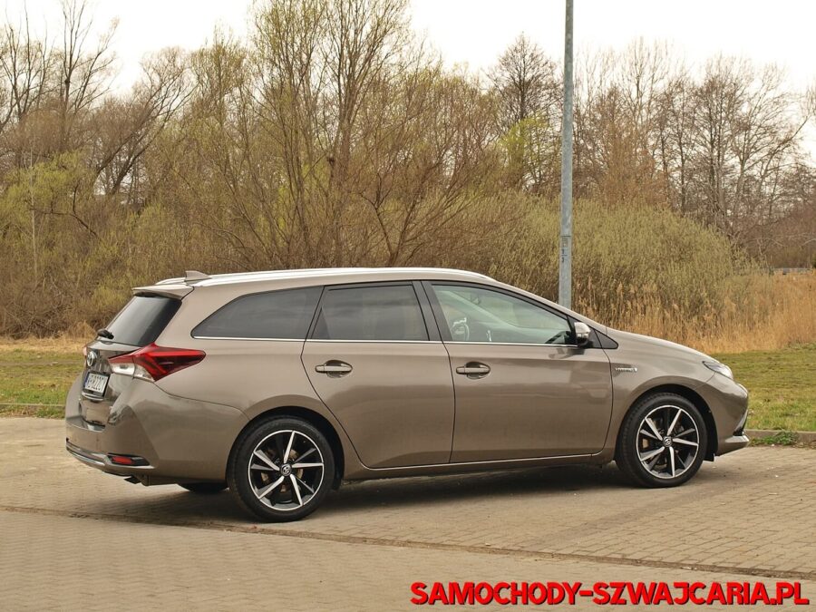 Toyota Auris 1.8 HSD Black Edition