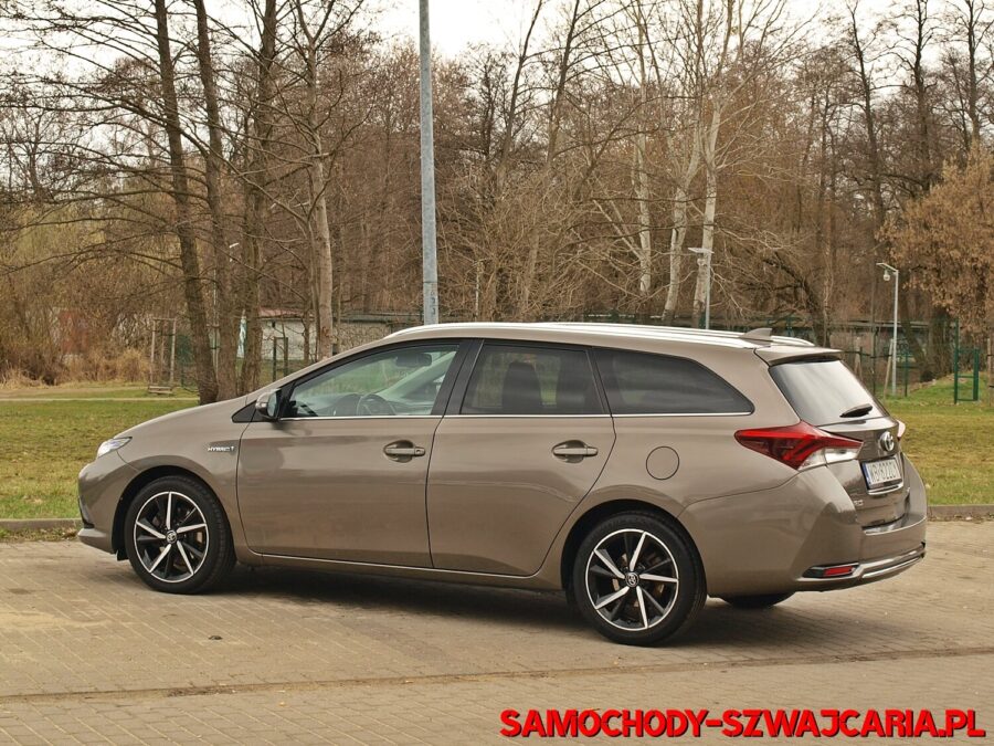 Toyota Auris 1.8 HSD Black Edition