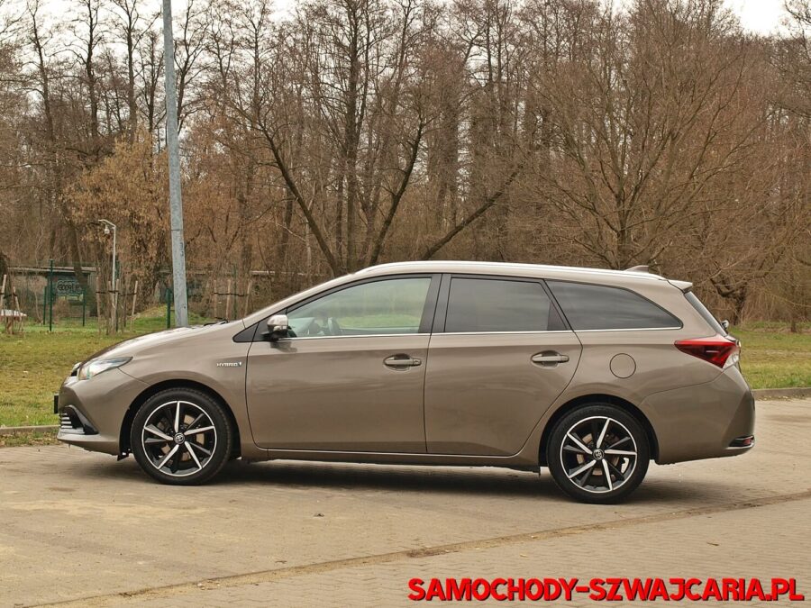 Toyota Auris 1.8 HSD Black Edition