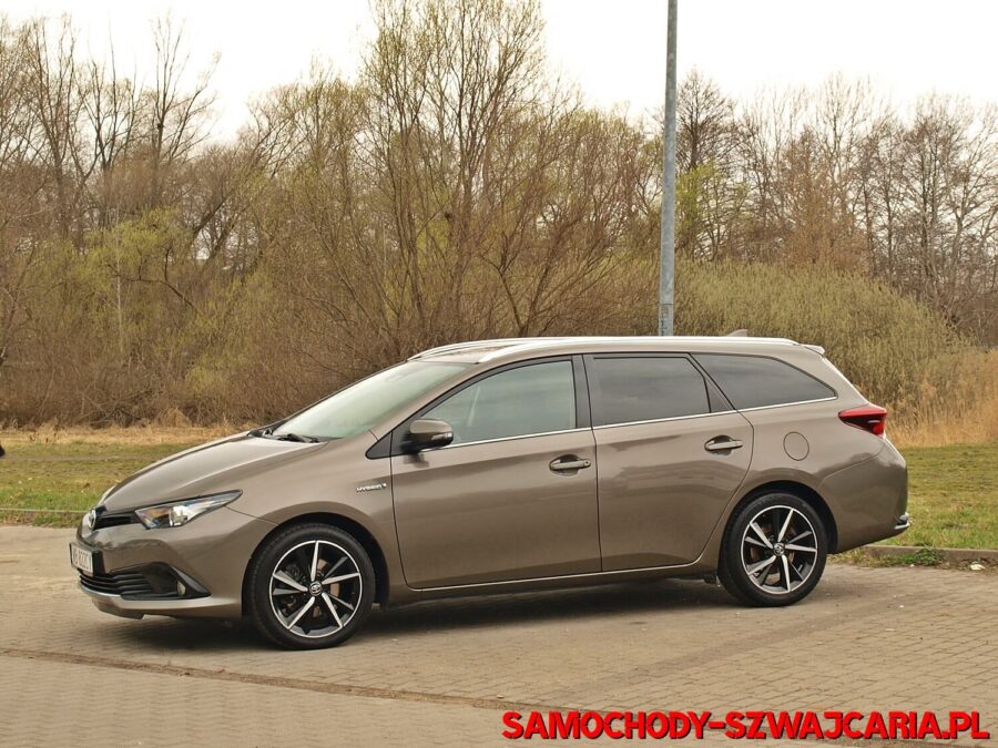 Toyota Auris 1.8 HSD Black Edition
