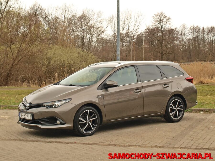 Toyota Auris 1.8 HSD Black Edition