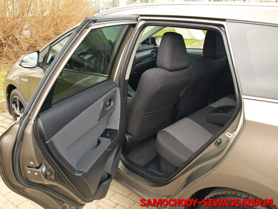 Toyota Auris 1.8 HSD Black Edition