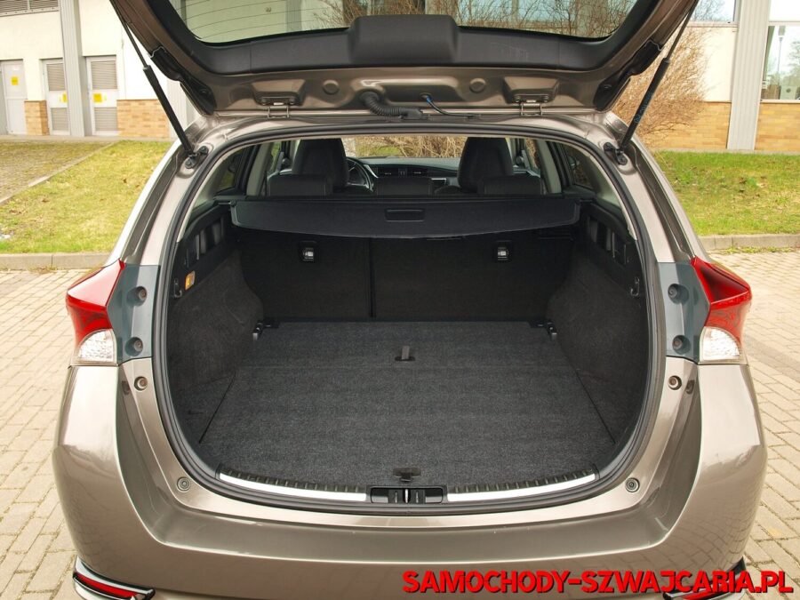 Toyota Auris 1.8 HSD Black Edition