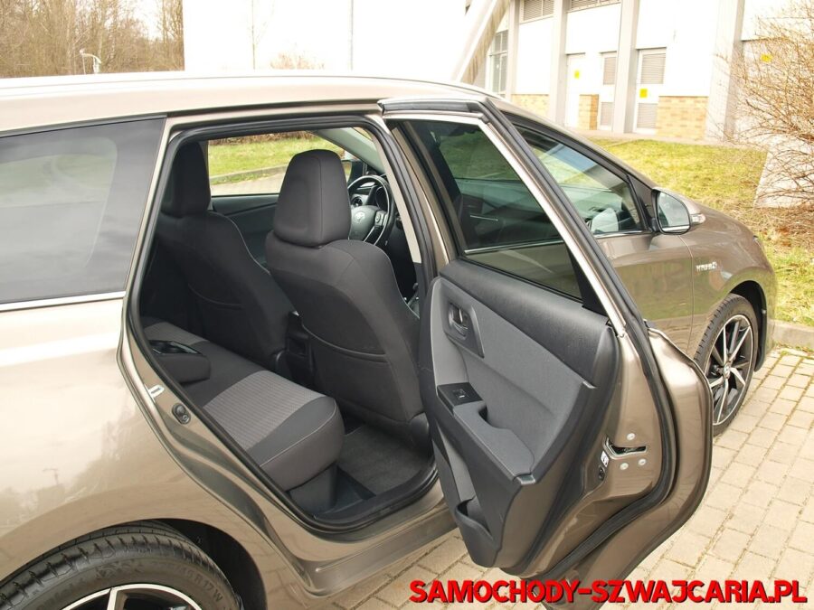 Toyota Auris 1.8 HSD Black Edition
