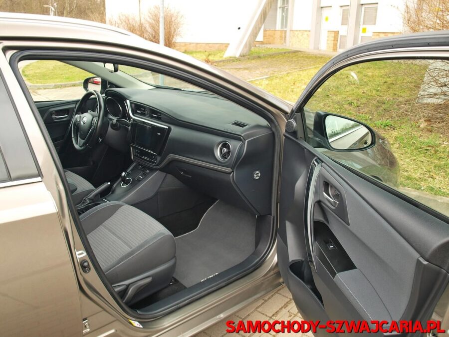Toyota Auris 1.8 HSD Black Edition