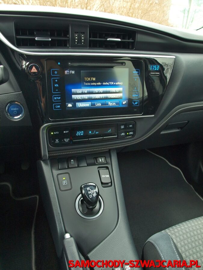 Toyota Auris 1.8 HSD Black Edition