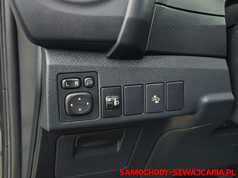 Toyota Auris 1.8 HSD Black Edition