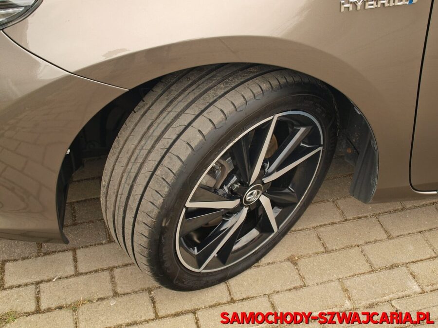 Toyota Auris 1.8 HSD Black Edition