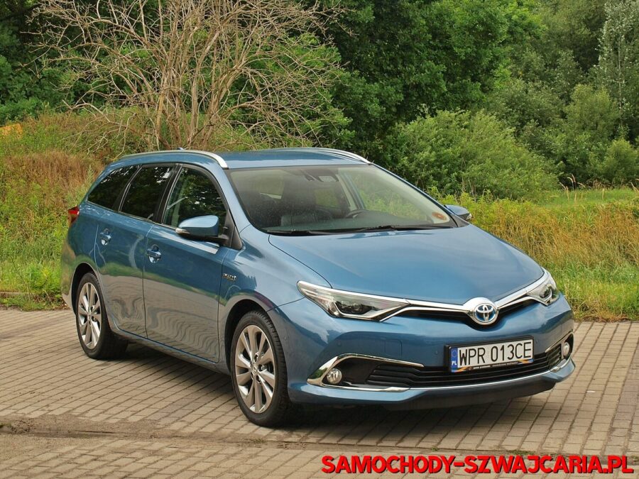 Toyota Auris 1.8 Touring Sports HSD Executive
