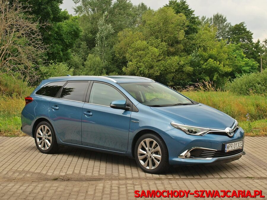 Toyota Auris 1.8 Touring Sports HSD Executive