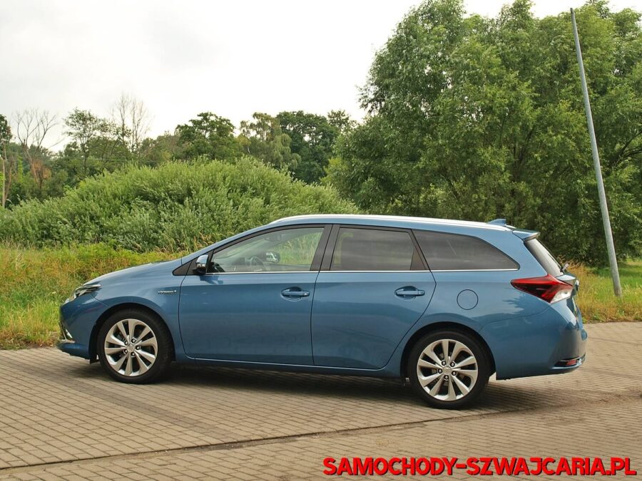 Toyota Auris 1.8 Touring Sports HSD Executive