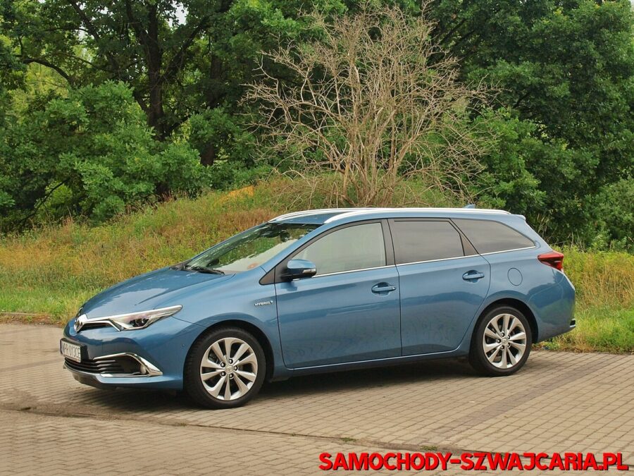 Toyota Auris 1.8 Touring Sports HSD Executive