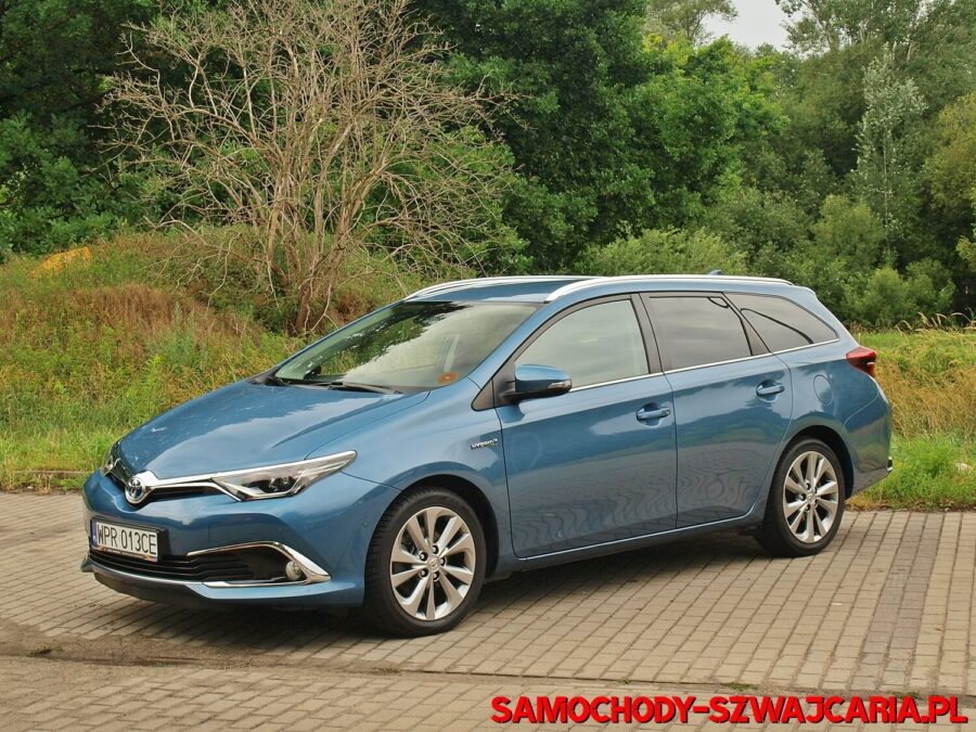 Toyota Auris 1.8 Touring Sports HSD Executive