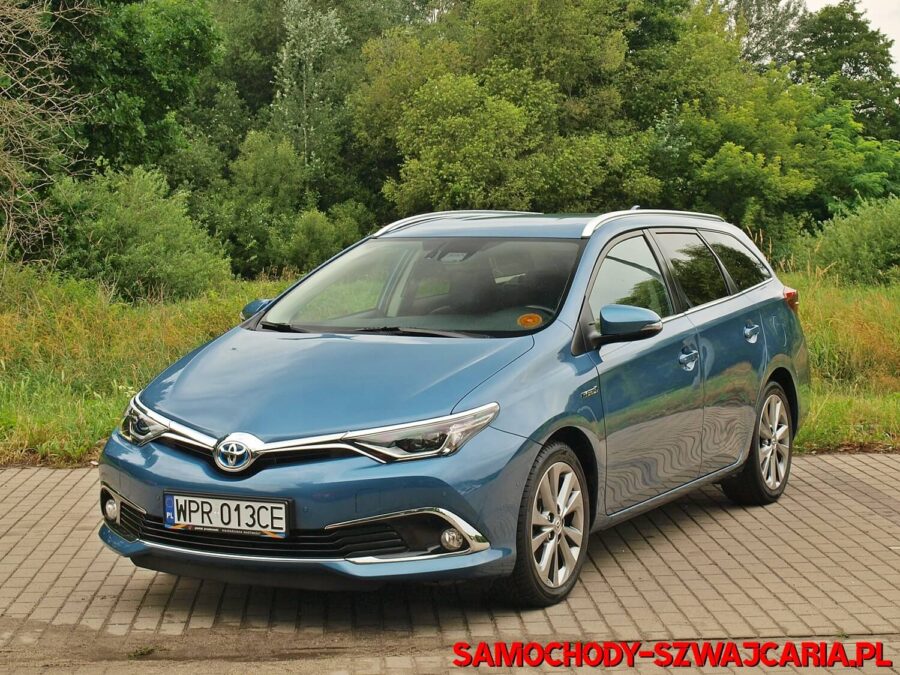 Toyota Auris 1.8 Touring Sports HSD Executive