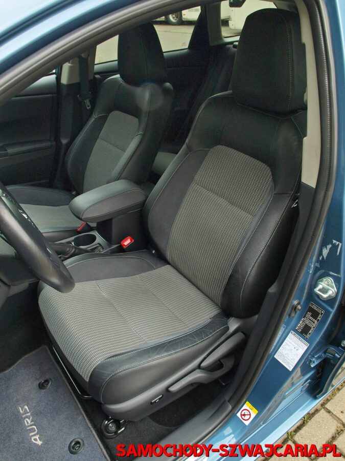 Toyota Auris 1.8 Touring Sports HSD Executive