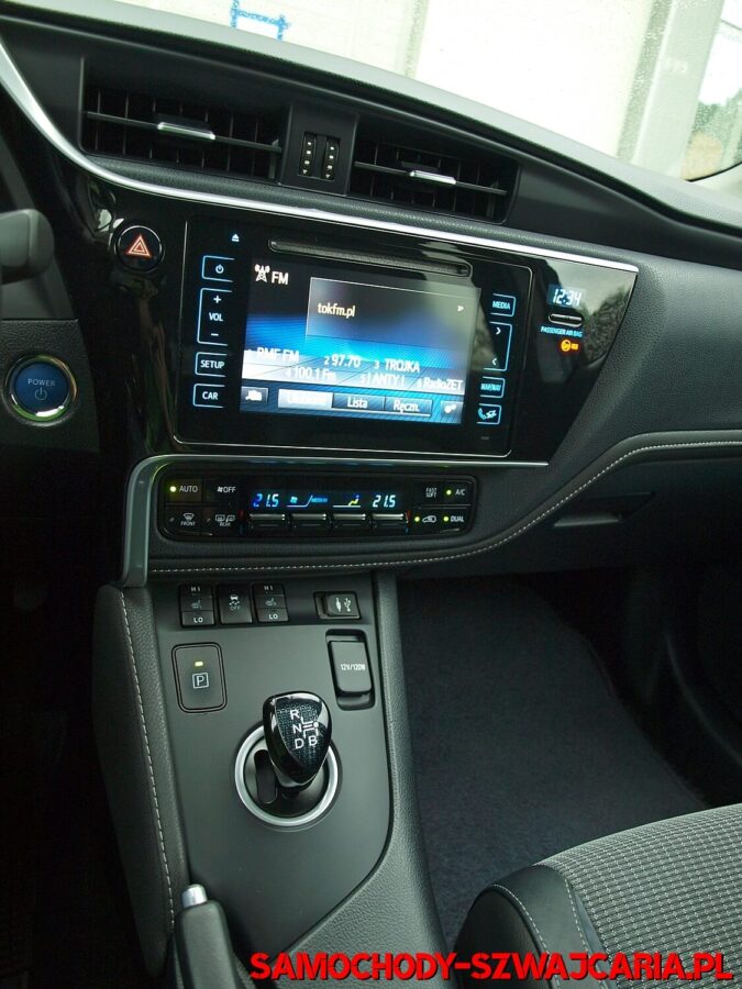 Toyota Auris 1.8 Touring Sports HSD Executive
