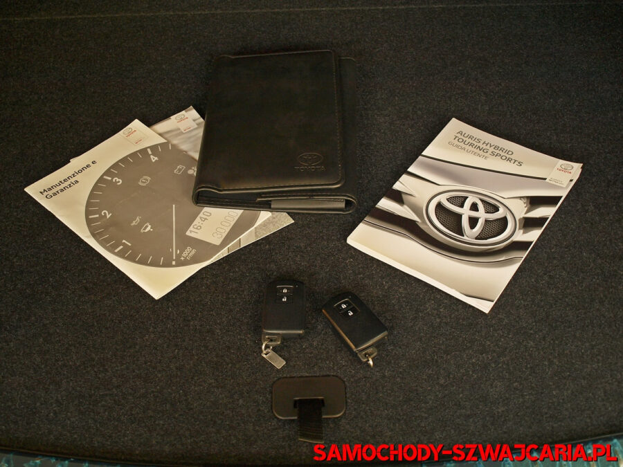 Toyota Auris 1.8 Touring Sports HSD Executive